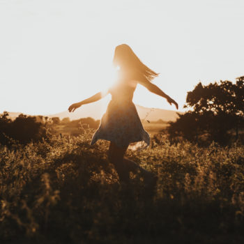 EL PLACER DE VIVIR. Talle en la naturaleza. Terapia corporal integrativa, danza del vientres, danza libre, bioenergética, respiración, conciencia corporal...